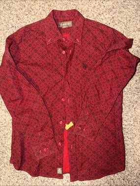 Ariat boy's Large 14/16 Red Patterned Shirt has been starched